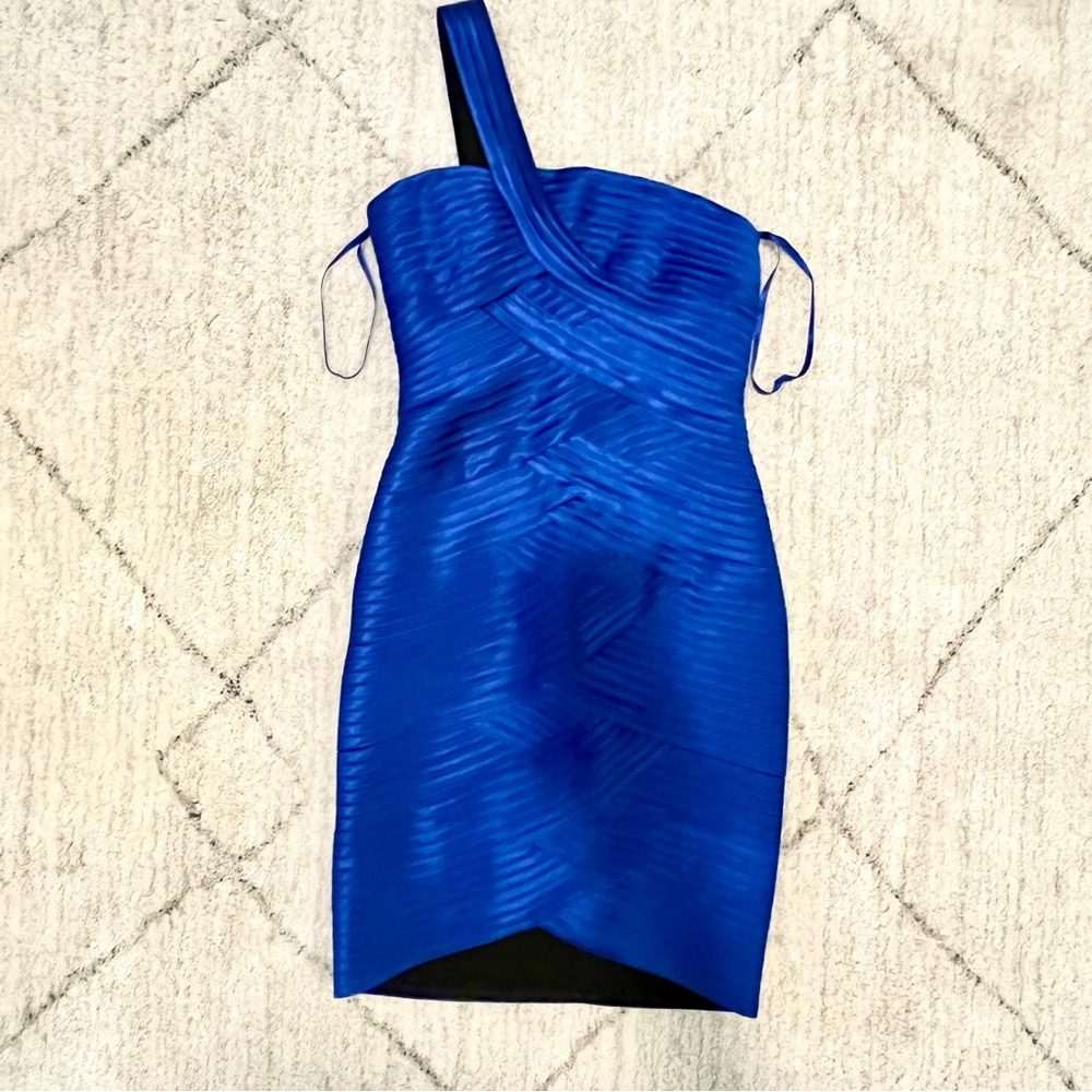 BCBG stunning blue one shoulder mini party dress. Size 2. Ultra flattering!